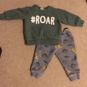 Carters 2 piece outfit
